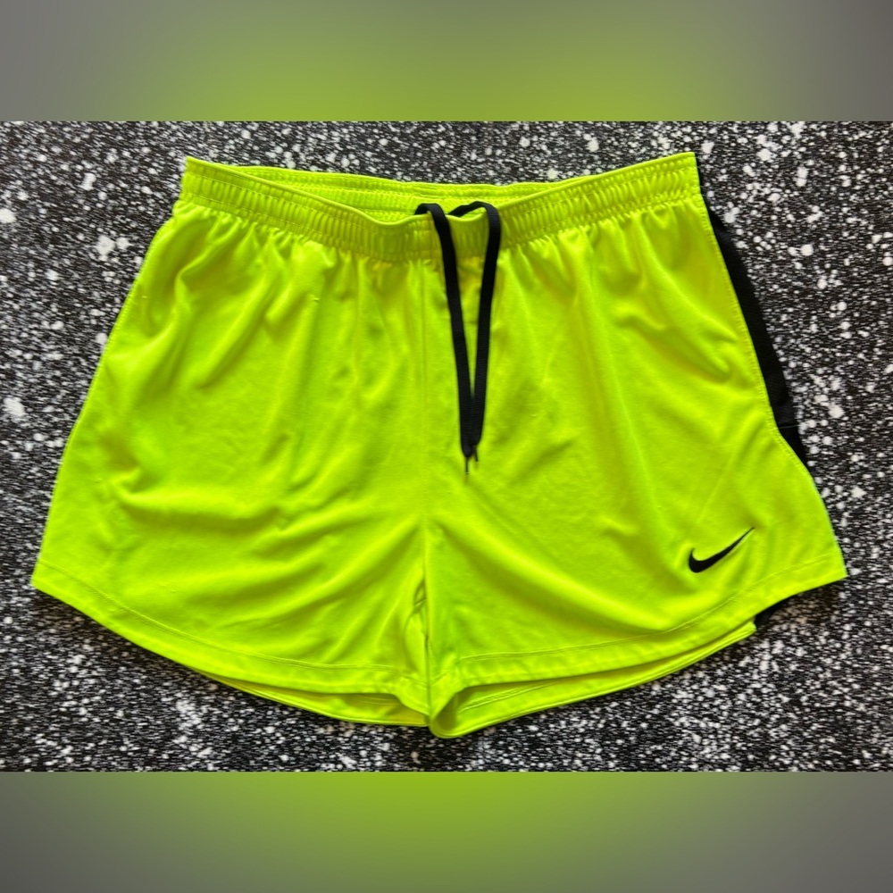 Nike Dri-Fit Women’s High Visibility Running Shirts Size Medium
